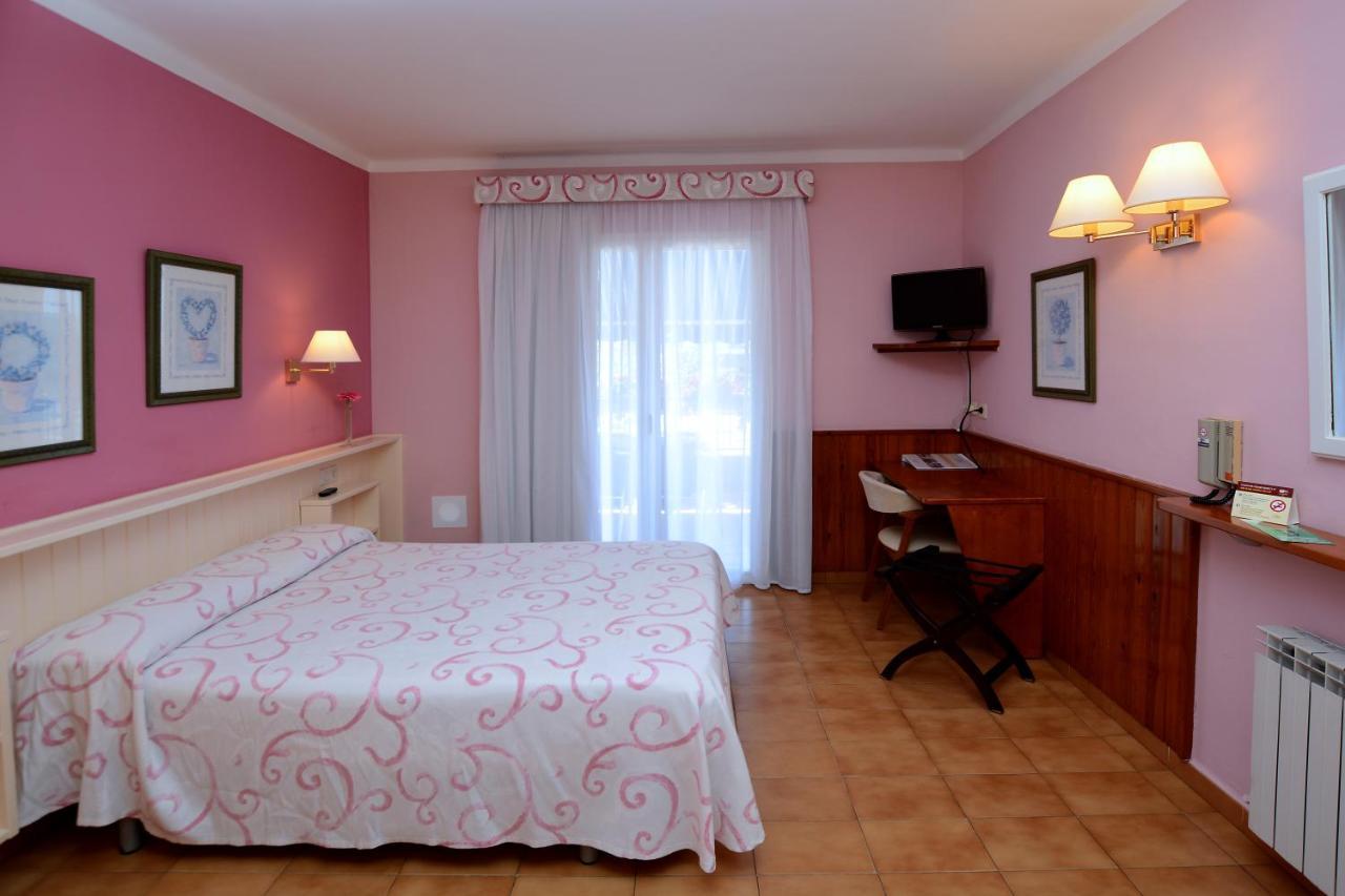 Casa Feliu Otel Santa Susanna Dış mekan fotoğraf